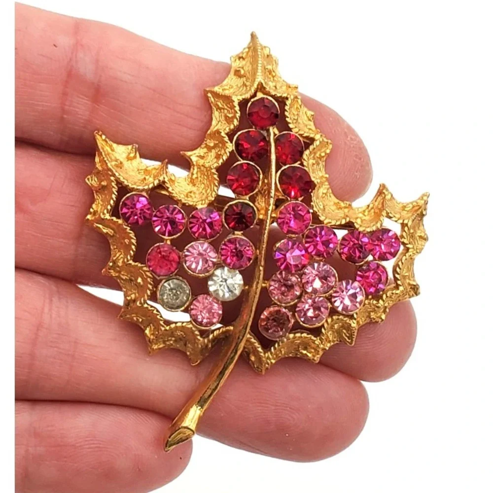 Vintage Gold Tone Maple Leaf Pink Rhinestone Brooch Pin